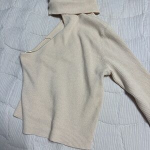 Elegant Cream Turtleneck Sweater